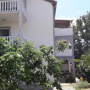 https://apartments-malinska-kajkic.primorje-gorskikotar.com